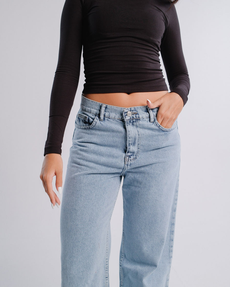 Staple Jeans — Light Wash — Pants close-up